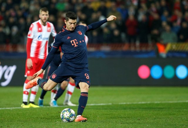 15 dakikada 4 gol atmayı başaran Lewandowski tarihe geçti