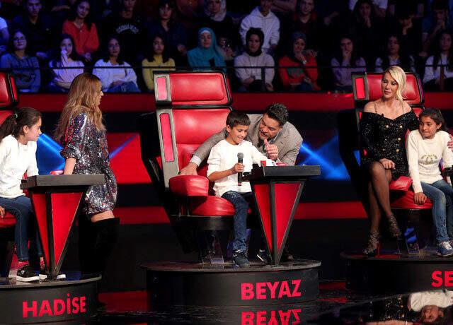 4 yaşındaki kızın şarkı performansı Haluk Levent'i mest etti