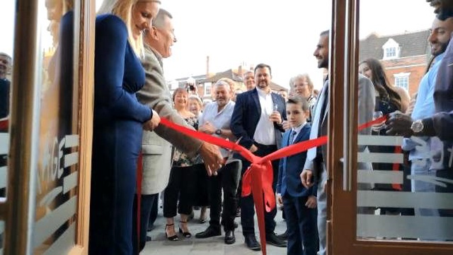 Mevsimlik işçiydi, İngiltere'de patron oldu! Şimdi rüya gibi bir hayatı var