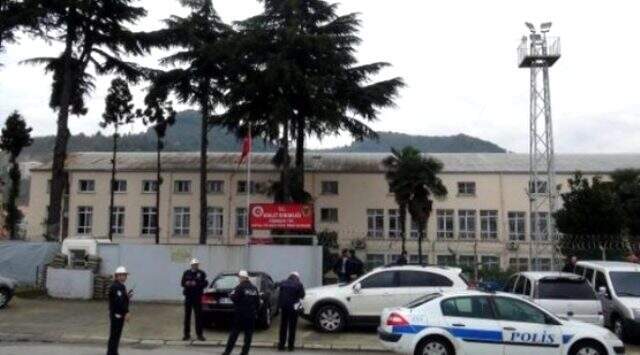 Müvekkili ile görüşmeye giden avukat 
