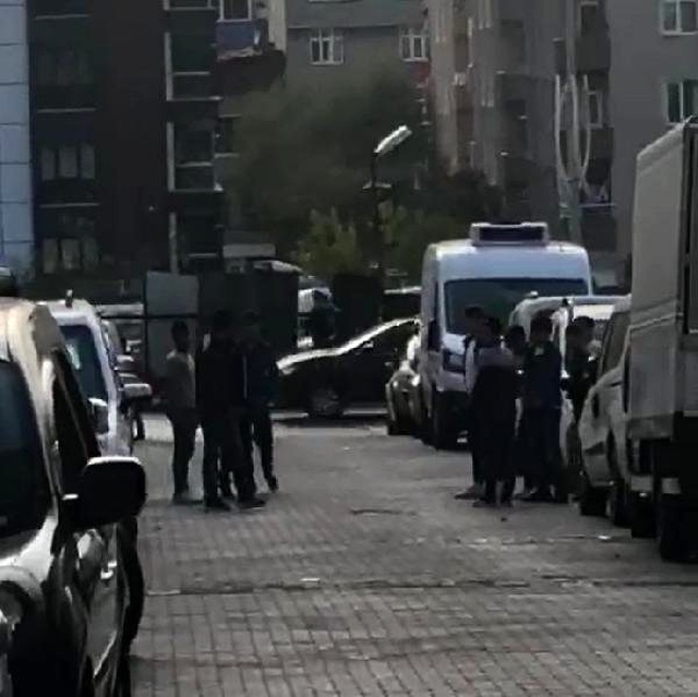 Afganistanlı esnafın dükkanını mesken tutan gasp grubu turistlerin kabusu oldu