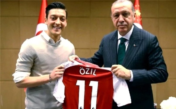 Almanya'dan Mesut Özil açıklaması; 
