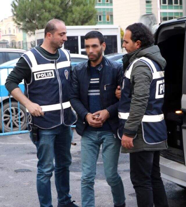 Eşini çocuğunun önünde tekme tokat döven baba: Çok pişmanım Eşini çocuğunun önünde tekme tokat döven baba: Çok pişmanım