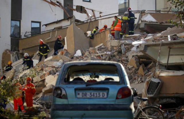 Ölü sayısının 40'a yükseldiği Arnavutluk'ta bir deprem daha oldu
