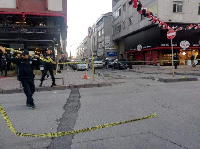 Eniştesini öldürüp başında polisin gelmesini bekledi Eniştesini öldürüp başında polisin gelmesini bekledi