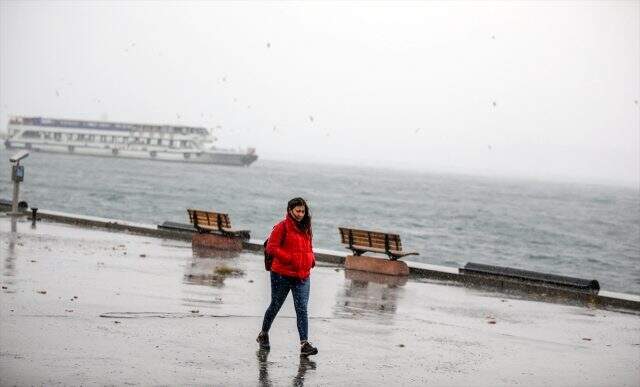 Meteoroloji'nin uyarısı sonrası beklenen yağış başladı Meteoroloji'nin uyarısı sonrası beklenen yağış başladı