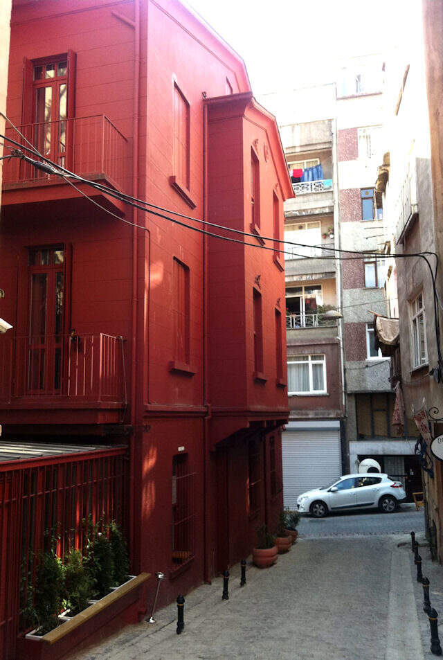 Masumiyet Müzesi'nde yangın paniği Orhan Pamuk'un Masumiyet Müzesi'nde yangın çıktı