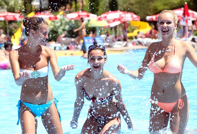 Antalya, tarihinin en yüksek turist sayısına ulaştı: Ruslar birinciliği kimseye bırakmıyor