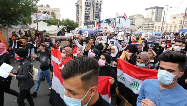 Irak'ta protestolar: Parlamento başbakanın istifasını kabul etti