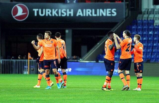 Medipol Başakşehir, Antalyaspor'u 2-0 yendi Medipol Başakşehir, Antalyaspor'u 2-0 yendi