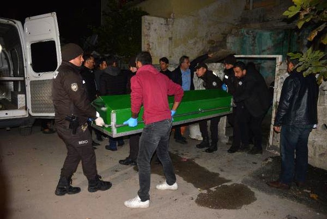 Barışmak istemeyen eski sevgilisini öldürüp, intihar etti