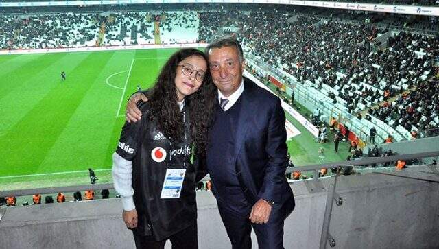 Beşiktaş'ın gol anonsu, engellere takılmayan Buket Durmuş'tan Beşiktaş'ın gol anonsu, engellere takılmayan Buket Durmuş'tan