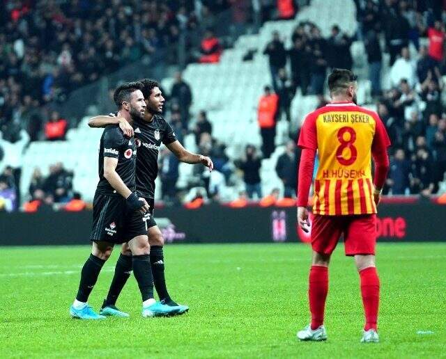 Gökhan Gönül, bu sezonki ilk golünü kaydetti