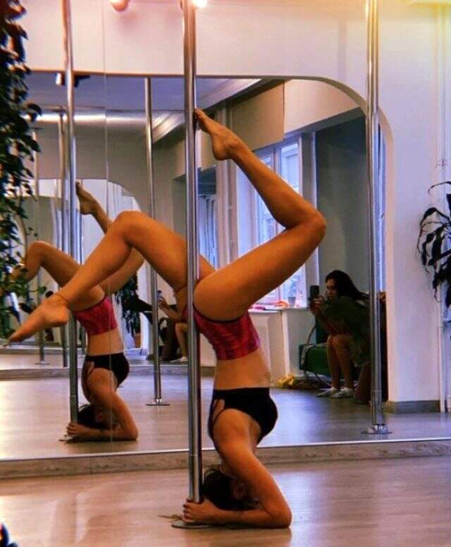 Şeyma Subaşı, Instagram hesabından üstsüz pozunu paylaştı