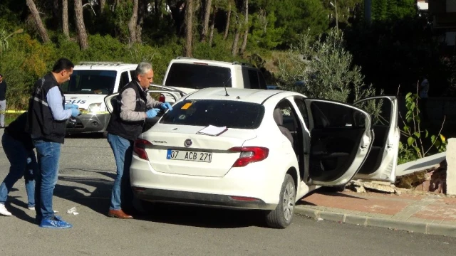 2 çocuk babası adam ayrı yaşadığı karısı tarafından kurşun yağmuruna tutuldu