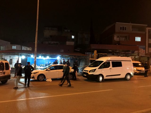 Bursa'da kavga ihbarına giden polis memuru kendi silahıyla başından vuruldu