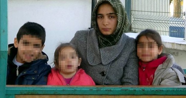 Eşinden sokak ortasında şiddet gören kadın kocasının evine geri döndü