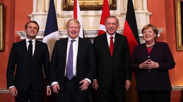 93 yaşındaki Kraliçe Elizabeth resepsiyon düzenledi! Liderler aile pozu verdi