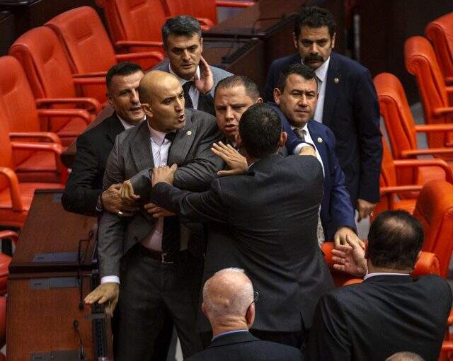 Meclis'te gerginlik! Sezgin Tanrıkulu'nun 
