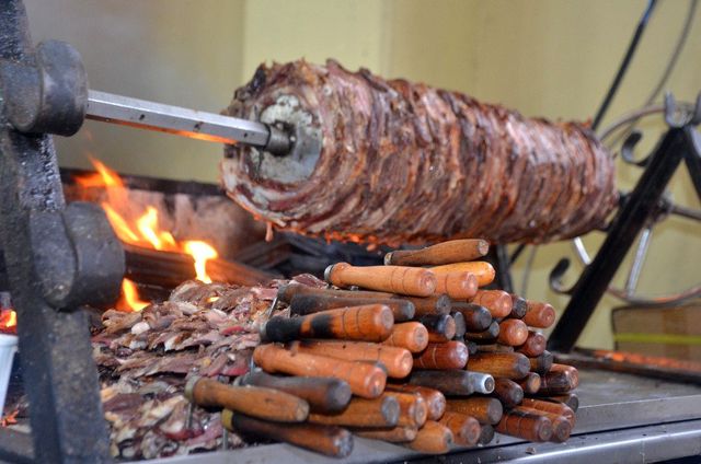 Pastırma polemiğinin ardından şimdi de 'cağ kebabı kimin?' tartışması başladı