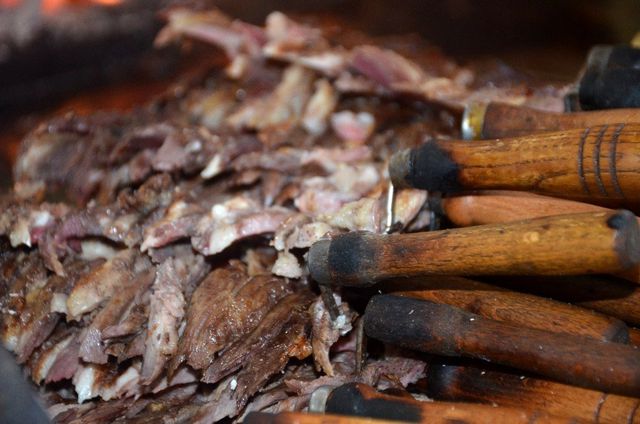 Pastırma polemiğinin ardından şimdi de 'cağ kebabı kimin?' tartışması başladı