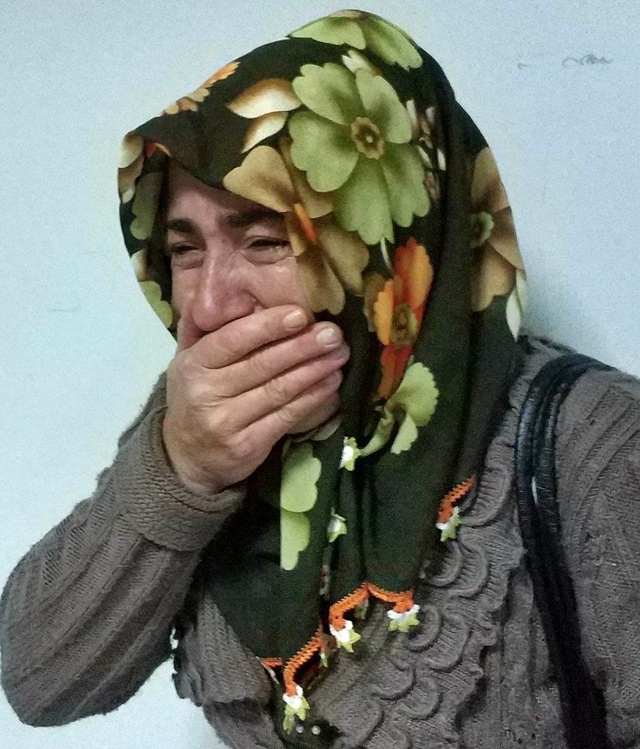 Kendini banyoda asan genci annesi son anda kurtardı