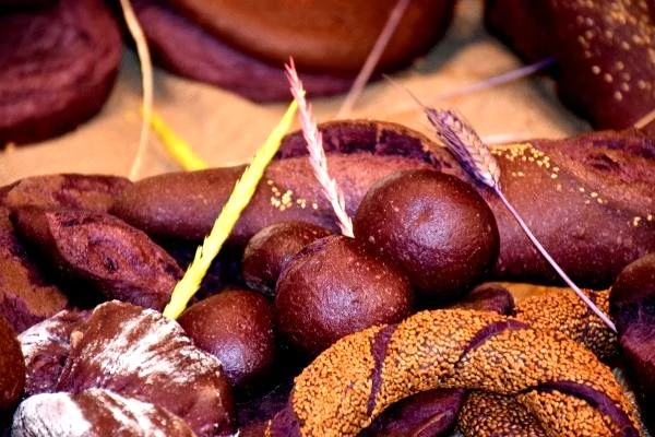 Dünyada ilk kez Malatya'da üretilen 'mor ekmek' büyük ilgi görüyor
