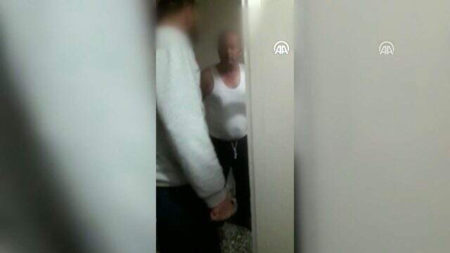 Otizmli çocuğun sesinden rahatsız olan komşunun bıçakla kapıya dayandığı ortaya çıktı Otizmli çocuğun sesinden rahatsız olan komşu bıçakla kapıya dayandı