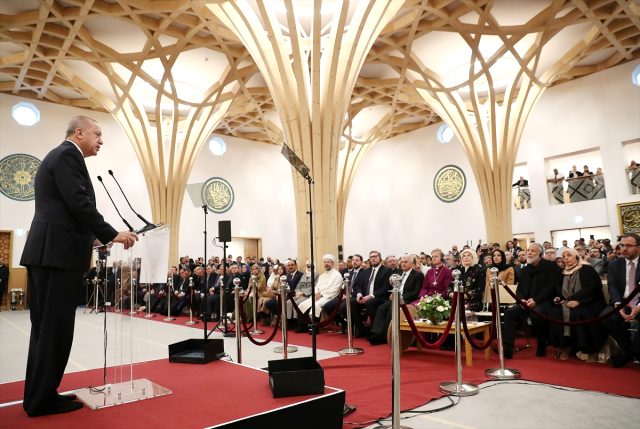 Cumhurbaşkanı Erdoğan, Cambridge Camisi'nin açılışını yaptı: Avrupa'nın ilk çevre dostu camisidir