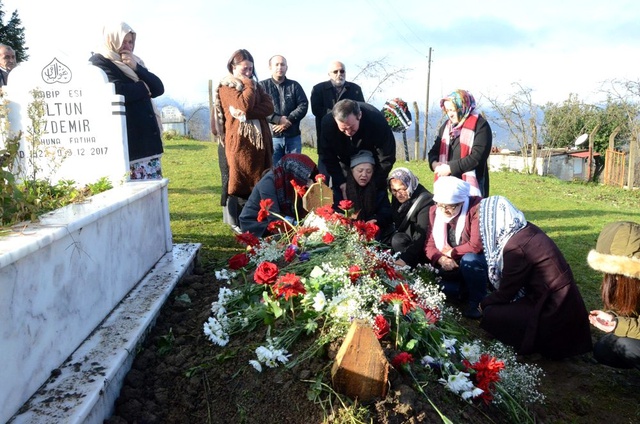 Türkiye'nin ağladığı Ceren, doğum gününde mezarı başında anıldı! Annesinin feryadı yürek dağladı