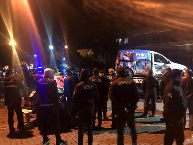 'Dur' ihtarına uymayıp kaçarken kaza yaptı, otomobilinden cephanelik çıktı