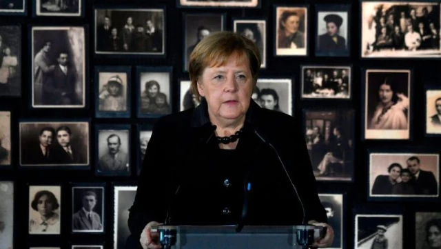 Merkel'den Auschwitz ölüm kampına ilk ziyaret