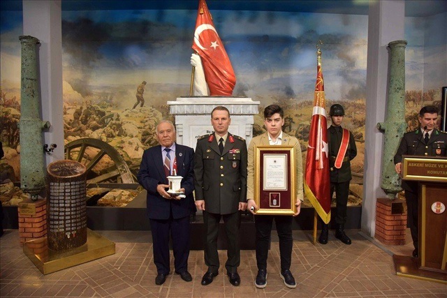 <a class='keyword-sd' href='/ankara/' title='Ankara'>Ankara</a>'da düzenlenen 'Türkiye Şehitlerini Anıyor' etkinliğinde gözyaşları sel oldu