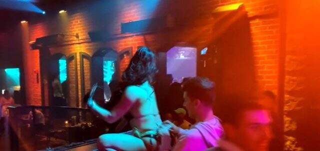 Fenomen Kerimcan Durmaz, Los Angelas'ta herkesin içinde kalça dansı yaptı