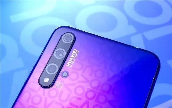 Huawei Nova 5T Türkiye'de Satışa Sunuluyor