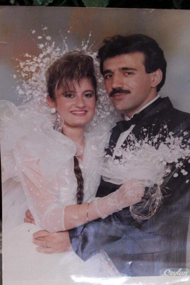 Talihsiz kadın,boşanabilmek için 18 yıl önce kendisini terkeden eşini arıyor Talihsiz kadın, boşanabilmek için 18 yıldır görmediği eşini arıyor