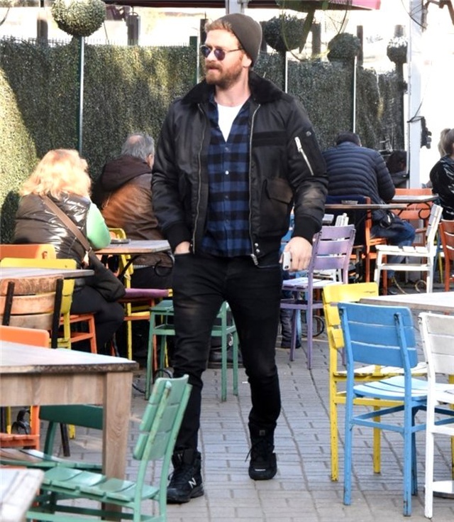 <a class='keyword-sd' href='/engin-ozturk/' title='Engin Öztürk'>Engin Öztürk</a>: Konuyu uzatmak kadın oyuncuları üzüyor