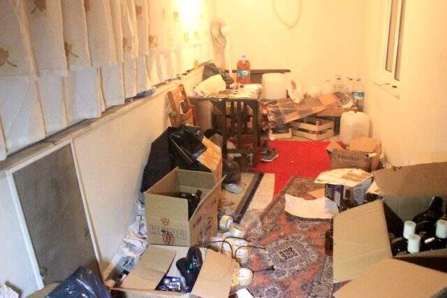 İstanbul'da yılbaşı öncesi dev sahte içki operasyonu: 107 gözaltı İstanbul'da yılbaşı öncesi dev sahte içki operasyonu: 107 gözaltı