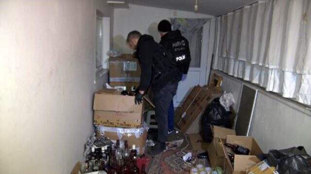 İstanbul'da yılbaşı öncesi dev sahte içki operasyonu: 107 gözaltı İstanbul'da yılbaşı öncesi dev sahte içki operasyonu: 107 gözaltı