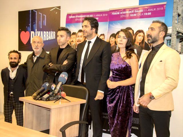 Mahsun Kırmızıgül, Mucize 2 Aşk'ın galasını memleketi Diyarbakır'da yaptı