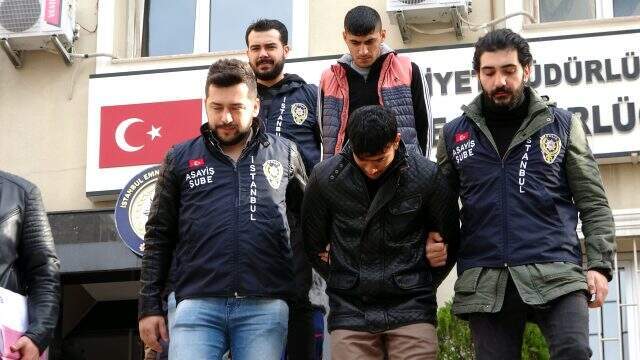 Kendilerine 'Ninja Kaplumbağalar' diyen hırsızlar suçüstü yakalandı