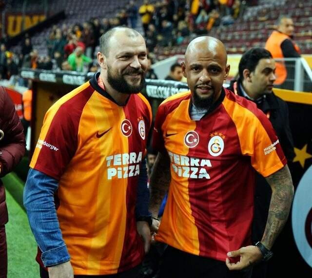 Galatasaray'dan Felipe Melo ve Tomas Ujfalusi'ye plaket