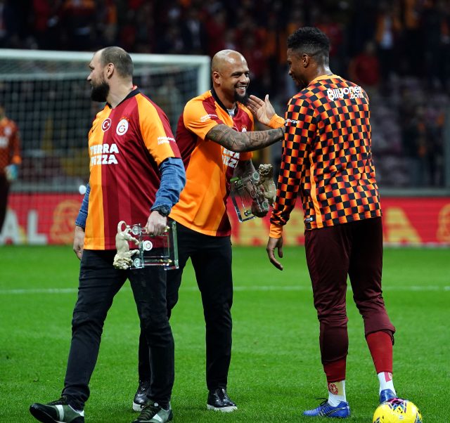 Galatasaray'dan Felipe Melo ve Tomas Ujfalusi'ye plaket