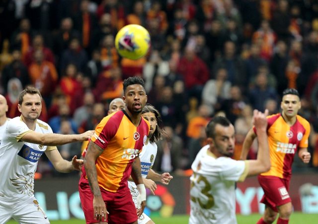 Galatasaray son dakikada yıkıldı!