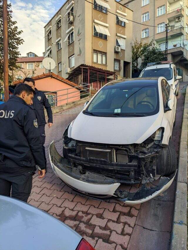 Hırsızlar saniyeler içerisinde farları çaldılar Hırsızlar saniyeler içerisinde farları çaldılar