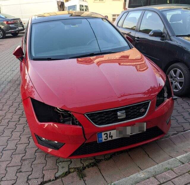 Hırsızlar saniyeler içerisinde farları çaldılar Hırsızlar saniyeler içerisinde farları çaldılar