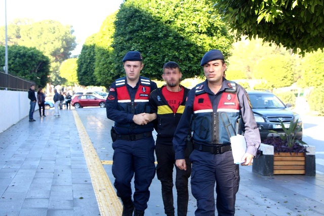 16 yaşındaki kızı başından vurup yol kenarına atan şüpheli, saklandığı evde yakalandı