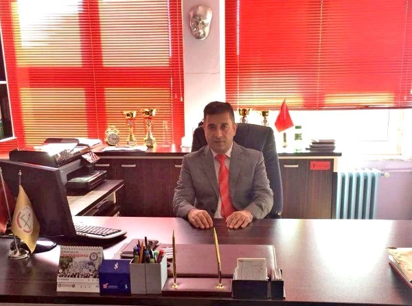 Bakan Selçuk, okul müdürünün velilere gönderdiği mesajı paylaştı