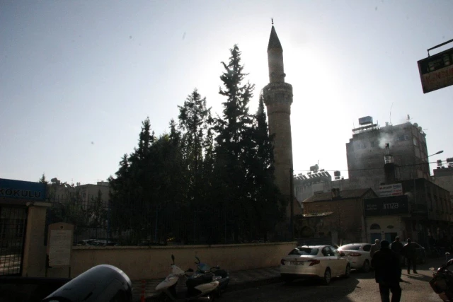 Kilis'in 'Öksüz minaresi' camiye kavuşuyor
