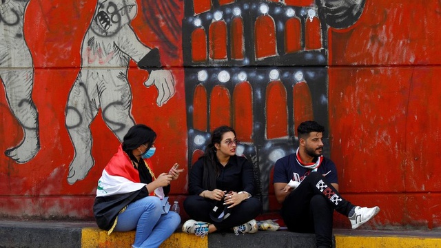Irak'ta protestolar: Kadınların sesleri Bağdat duvarlarından yankılanıyor